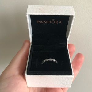 Sparkling leaves band ring pandora